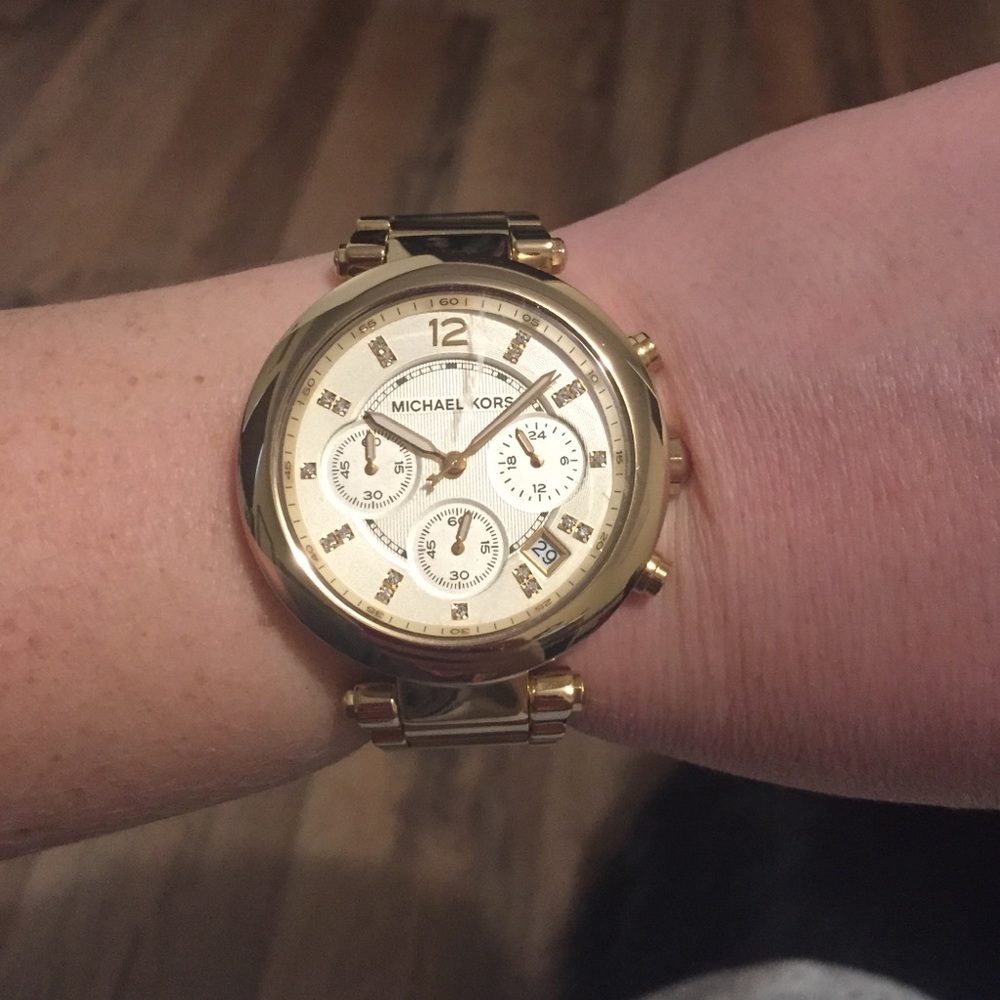 🎊SALE🎊Beautiful Michael Kors Gold Watch